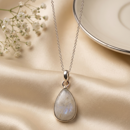 Natural Moonstone Pendant - 38.9 Carat