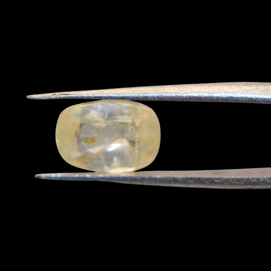 Yellow Sapphire - 4.15 Carat