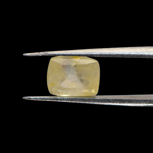 Yellow Sapphire - 3.98 Carat