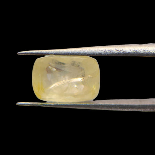 Yellow Sapphire - 5.66 Carat