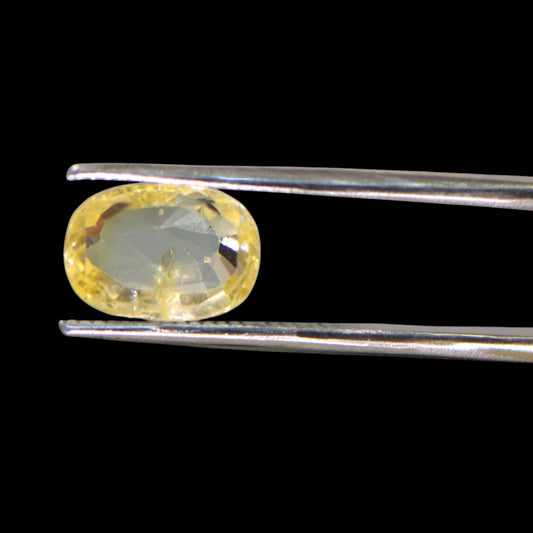 Yellow Sapphire - 3.86 Carat