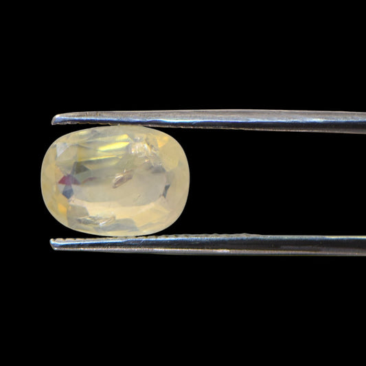 Yellow Sapphire - 4.66 Carat