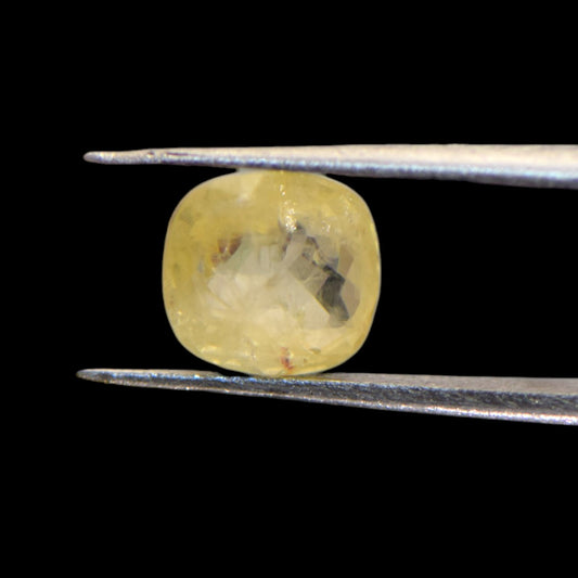 Yellow Sapphire - 3.85 Carat