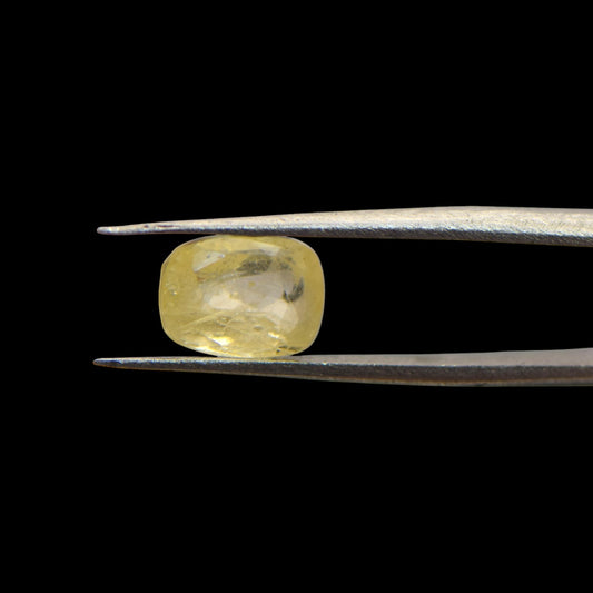 Yellow Sapphire - 4.58 Carat
