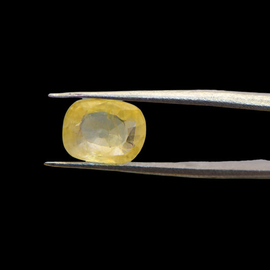 Yellow Sapphire - 3.67 Carat
